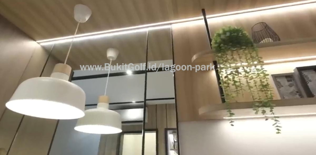 Perbandingan The Lagoon Park