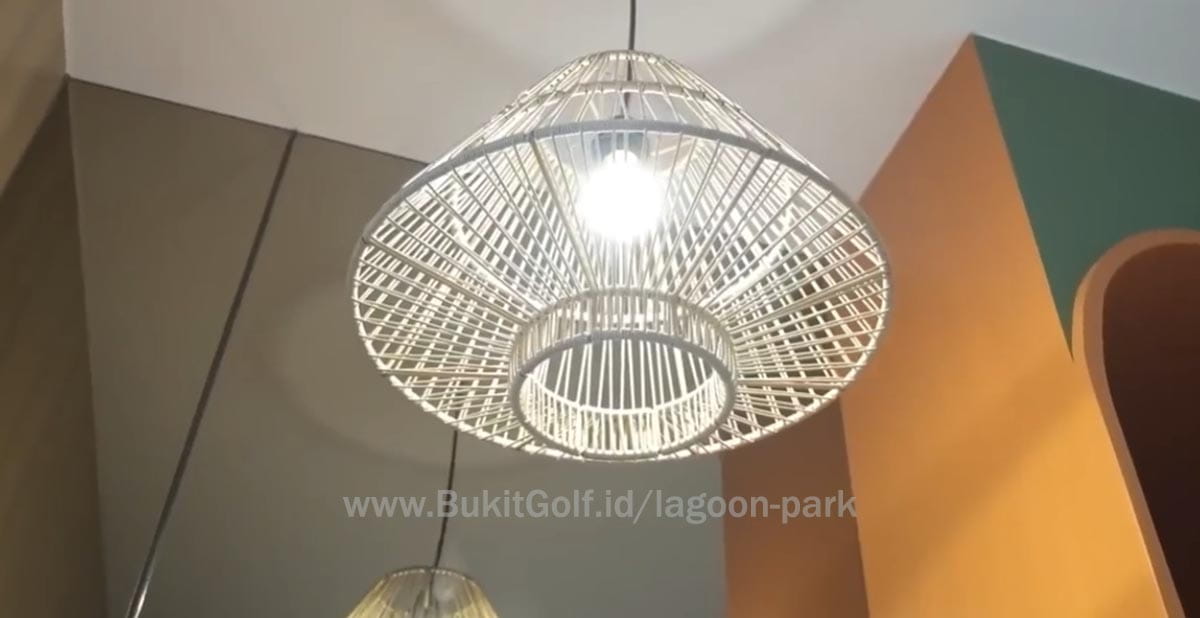 Perbandingan The Lagoon Park